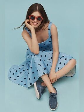 MAC DUGGAL
Blue Square Neck Crepe Polka Dot Fit and Flare
Midi Dress